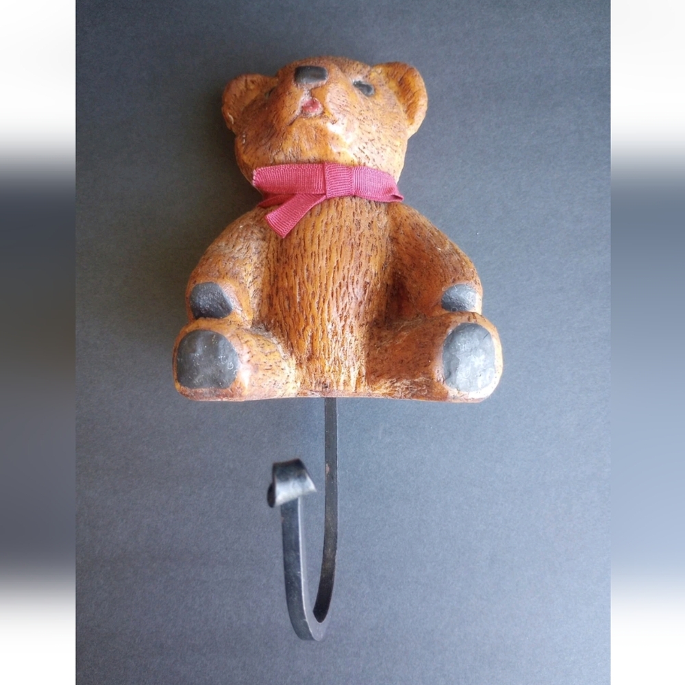 Vtg 1983 FAO SCHWARZ Mohair Brown Teddy Bear Wall Hanging Hook Wall Mount "Read"